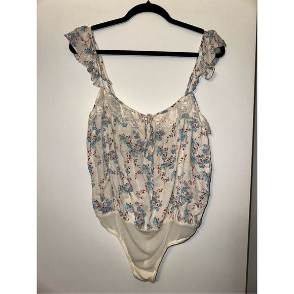 Free People Intimately Small Take It Away Ruffle Bodysuit Cream Floral NWT - Picture 1 of 6
